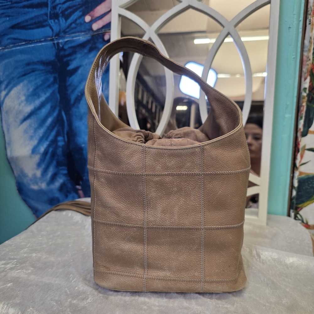Authentic CHANEL CC Vintage Hangbag Leather Beige Tan Bucket Bag Top Handle - Picture 15 of 16